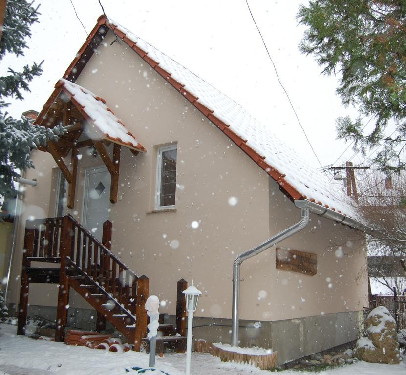 Maya Guesthouse Eger Kültér fotó