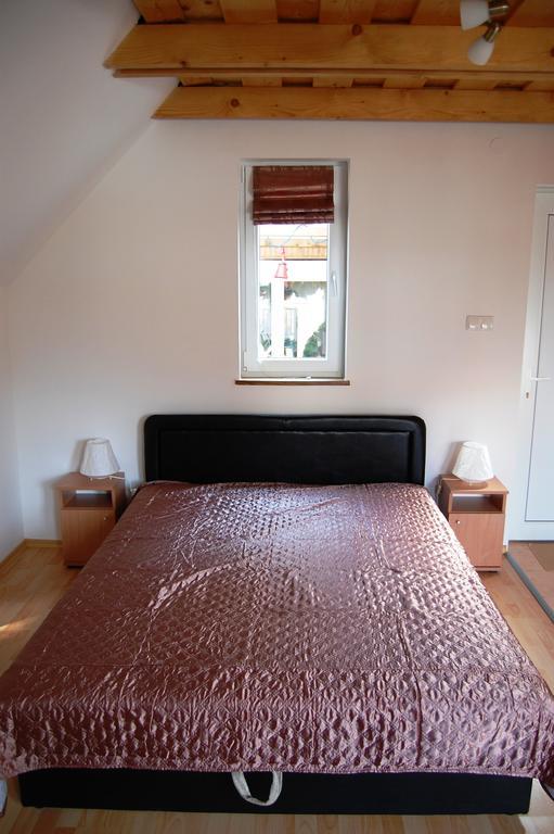 Maya Guesthouse Eger Szoba fotó